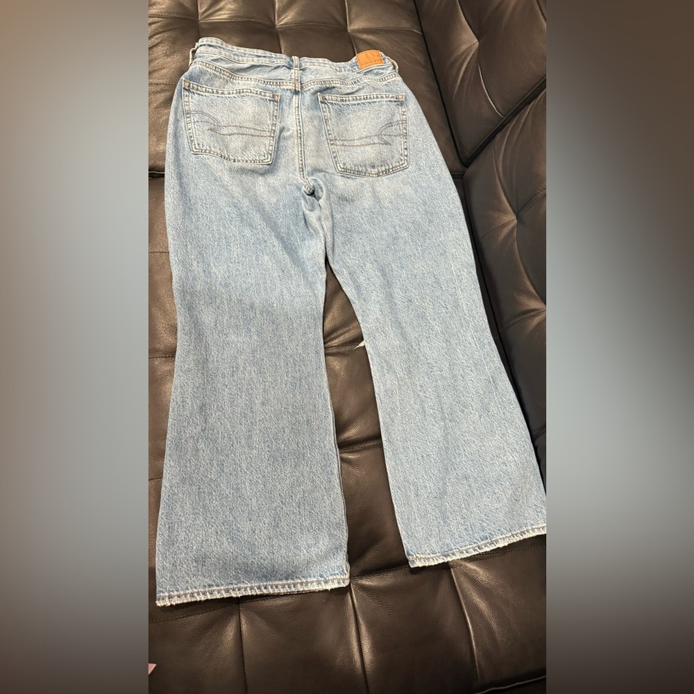 AE Ripped Highest Rise '90s Flare Jean - Picture 4 of 7